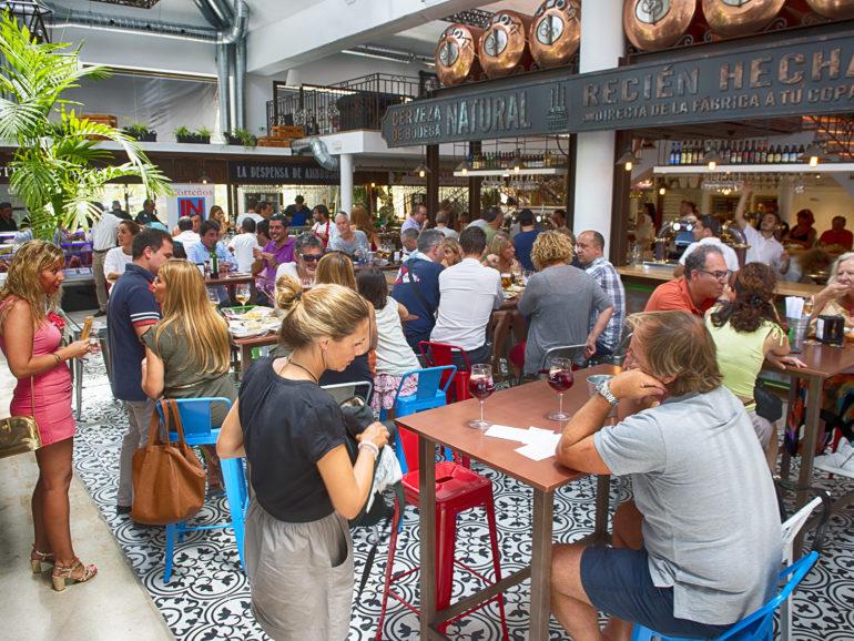 Balance primer mes de funcionamiento de Ambrosía Mercado Gourmet Marbella en Puerto Banús