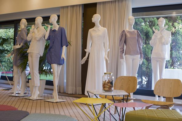 Nieves Álvarez opens La Fenestra’s firs pop up showroom in Marbella