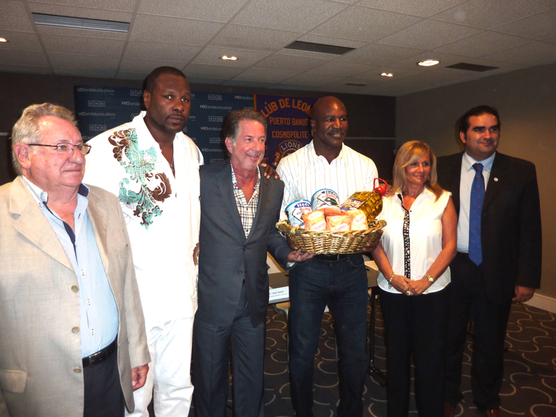 Yank Barry, Evander Holyfield y Tony TNT Tucker dan  muestra de su solidaridad en Marbella