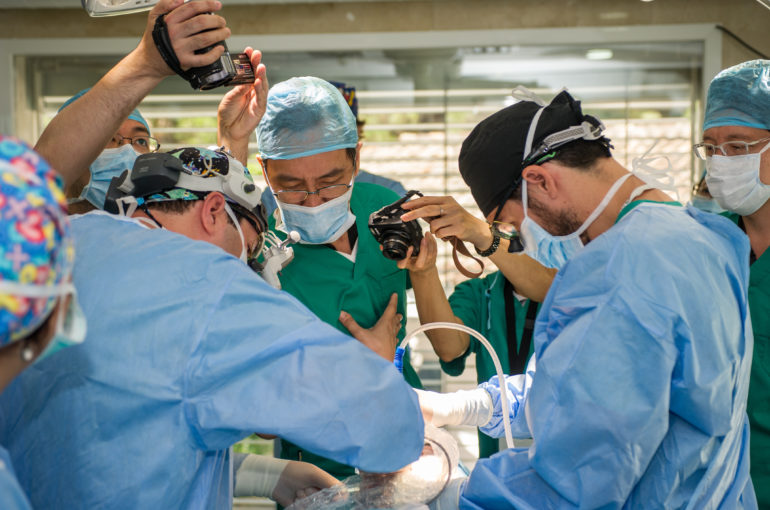 La Sociedad Americana de Cirugía Plástica publica un artículo de la clínica FACIAL TEAM de Marbella