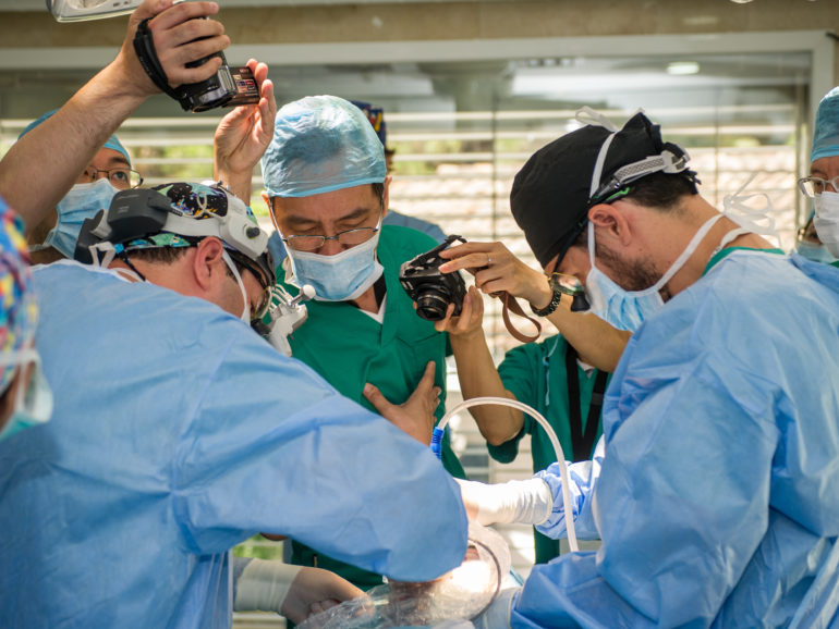 La Sociedad Americana de Cirugía Plástica publica un artículo de la clínica FACIAL TEAM de Marbella
