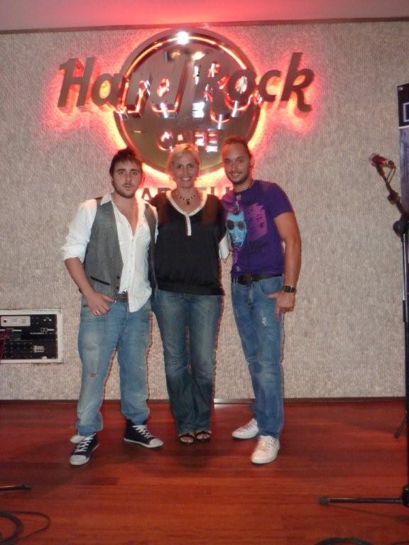 Le groupe de pop rock DEMENTES à HARD ROCK CAFÉ MARBELLA