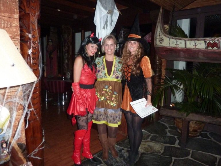 Cena de HALLOWEEN en Restaurante POLYNESIAN’S