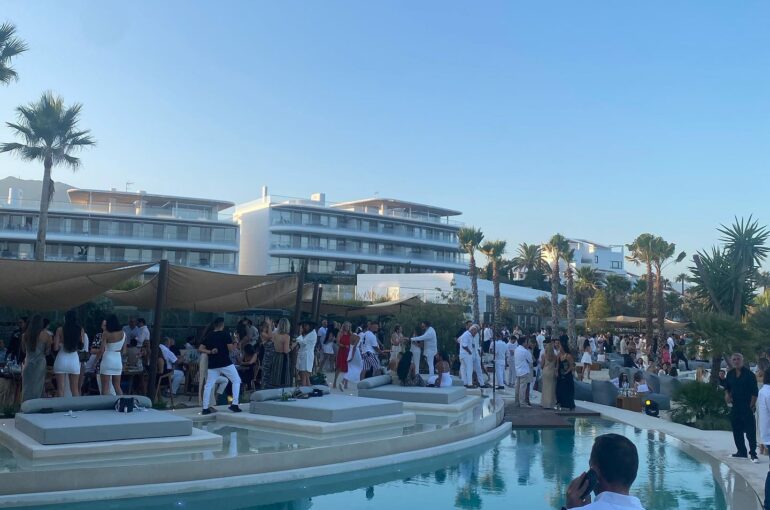 Opening of NIDO Estepona, the new beach club of MOSH GROUP