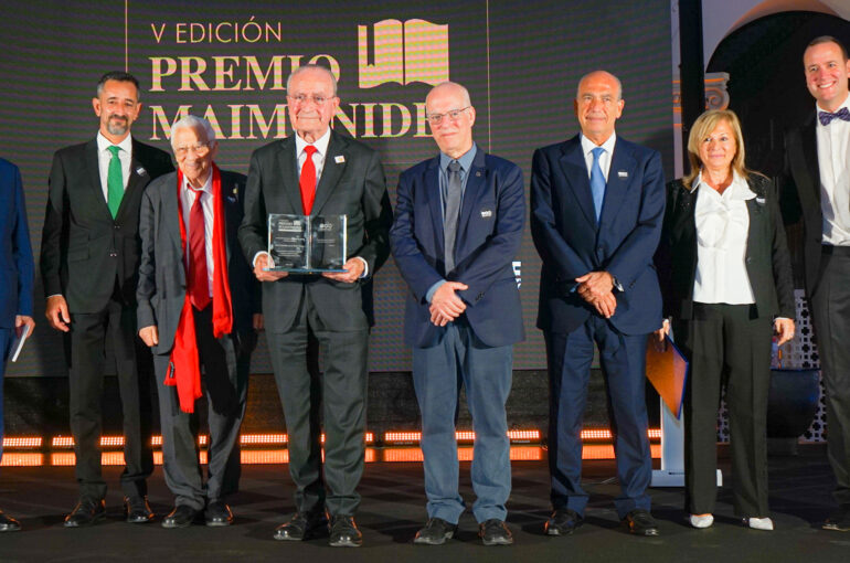 El Alcalde de Málaga, Francisco de la Torre  recibe el premio Maimónides