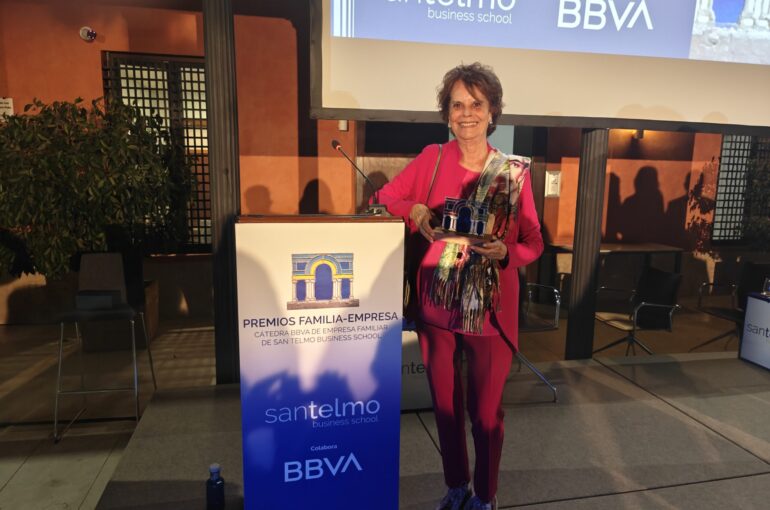 La familia Parra galardonada con los Premios Familia-Empresa que otorga San Telmo Business School